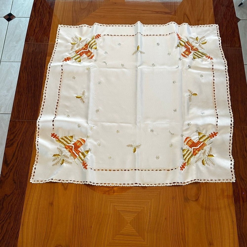Vintage‎ Christmas Square Tablecloth Embroidered Snowy Cottage Lace Trim 34x34